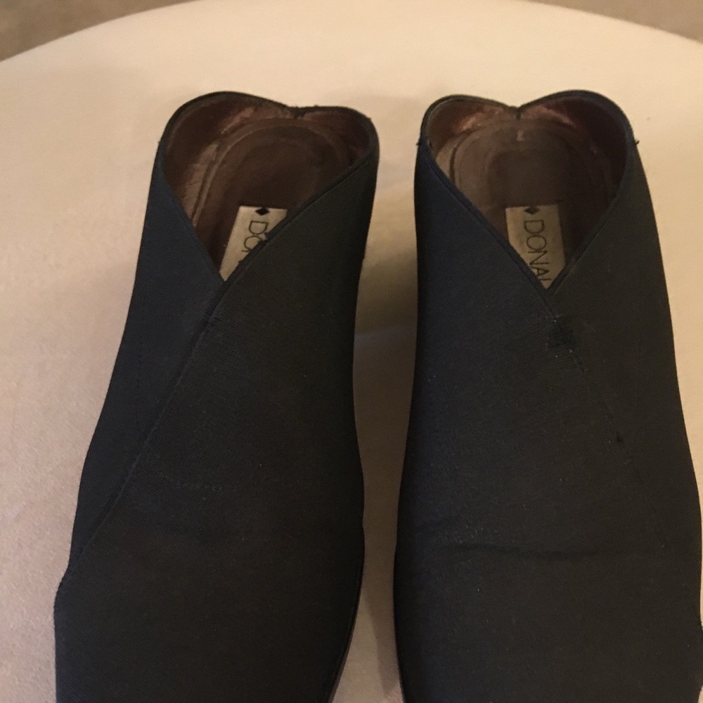 Donald Pliner slipon black cloth upper leather soles 5-1/2M Very good condition